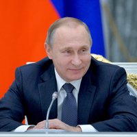 Raimondu Paulu 80 gadu jubilejā apsveic arī Putins un Medvedevs