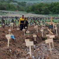 Под Мариуполем с июня появилось более 1500 новых могил
