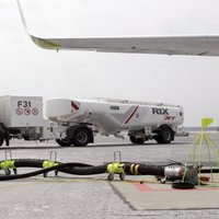 Foto: Lidostā 'Rīga' atklāj Baltijā unikālu gaisa kuģu degvielas uzpildes sistēmu