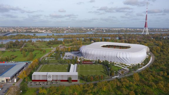 Futbola stadions Lucavsalā