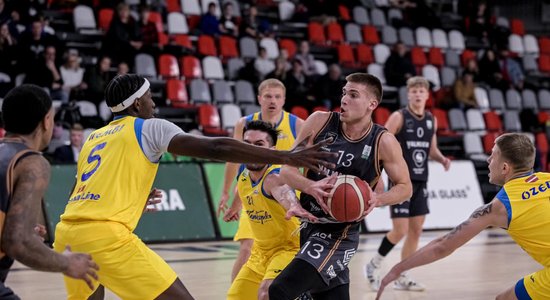 Valmieras basketbolisti apvienotās līgas mačā pārsteidzoši uzvar 'Ventspili'