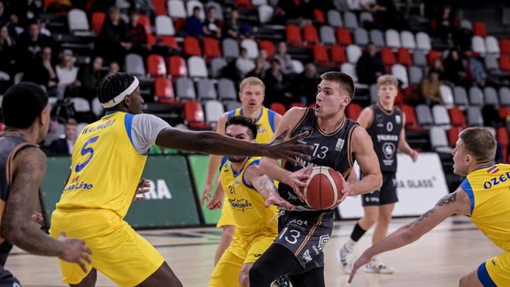 VALMIERA GLASS VIA, basketbols