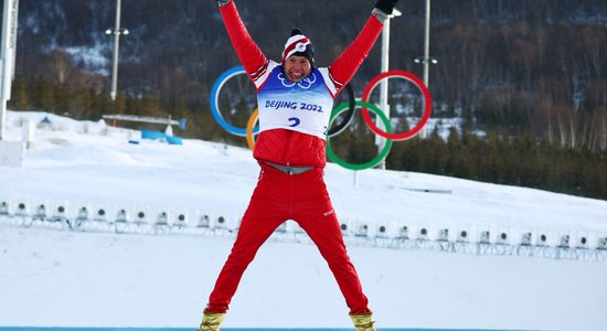 "Король лыж" Большунов выиграл третье золото и стал рекордсменом Олимпиад