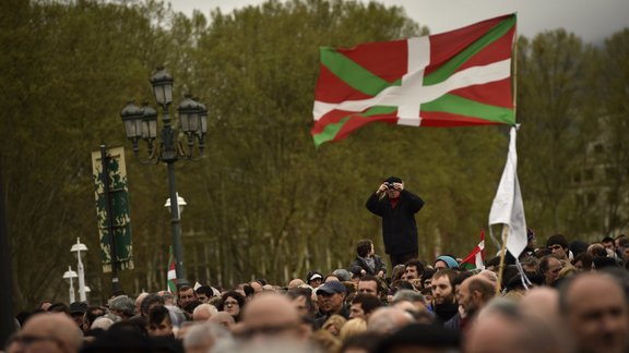 Spānijas Basku zemē tūkstošiem demonstrantu pieprasa ETA ieslodzīto pārvešanu - 2