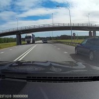 Video: Pārgalvīga BMW autovadītāja gandrīz izraisa sadursmi uz Tallinas šosejas
