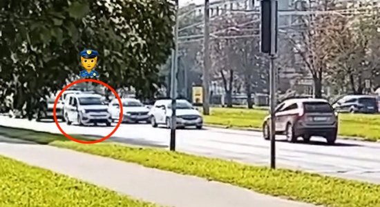 Trijās promilēs Ķengaragā 'pret spalvu' braucošs 'Volvo' iekrīt policijas nagos