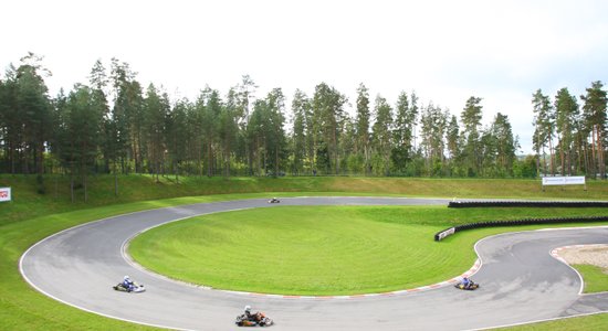 Latvijas kartingists Steinerts izcīna devīto vietu pasaules čempionātā