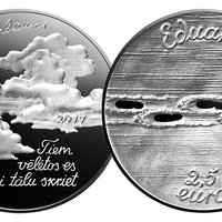 ФОТО: Банк Латвии выпустит монету номиналом 2,5 евро со следами на снегу