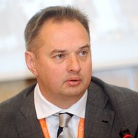 No amata atstādina Rīgas izpilddirektoru Juri Radzeviču