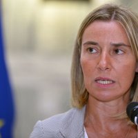 ES ārlietu ministri neredz iemeslu šobrīd atcelt sankcijas pret Krieviju