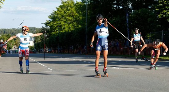 Kitija Auziņa izcīna trešo vietu Pasaules kausa posmā rollerslēpošanā