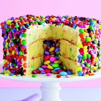 Тяжба из-за "гей-торта": Верховный суд Британии поддержал пекарей-христиан