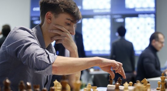 "Не имел морального права". Как российского шахматиста Даниила Дубова обвинили в предательстве за помощь Карлсену