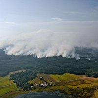 Foto: Zviedrijā plosās liels mežu ugunsgrēks