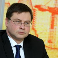 Dombrovskis saņēmis pārmetumus par kultūras ministri