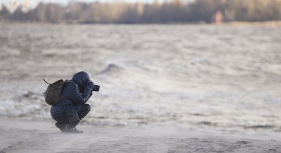 Vējš sabojājis jumtu Vidzemes jūrmalas Mūzikas un mākslas skolas ēkai Zvejniekciemā