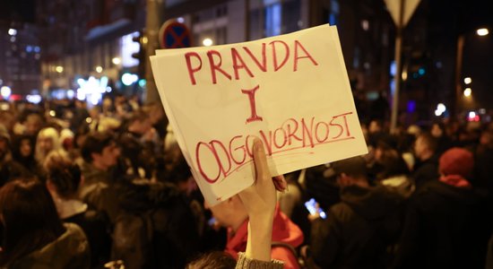 Opozīcija paziņo par 24 stundas ilgu Belgradas blokādi