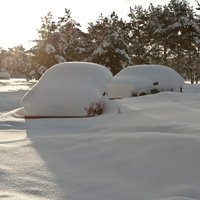 Putinās visas dienas garumā; sniega sega augs pat par 10 centimetriem