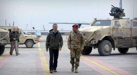 NATO spēki pagaidām nepametīs Afganistānu