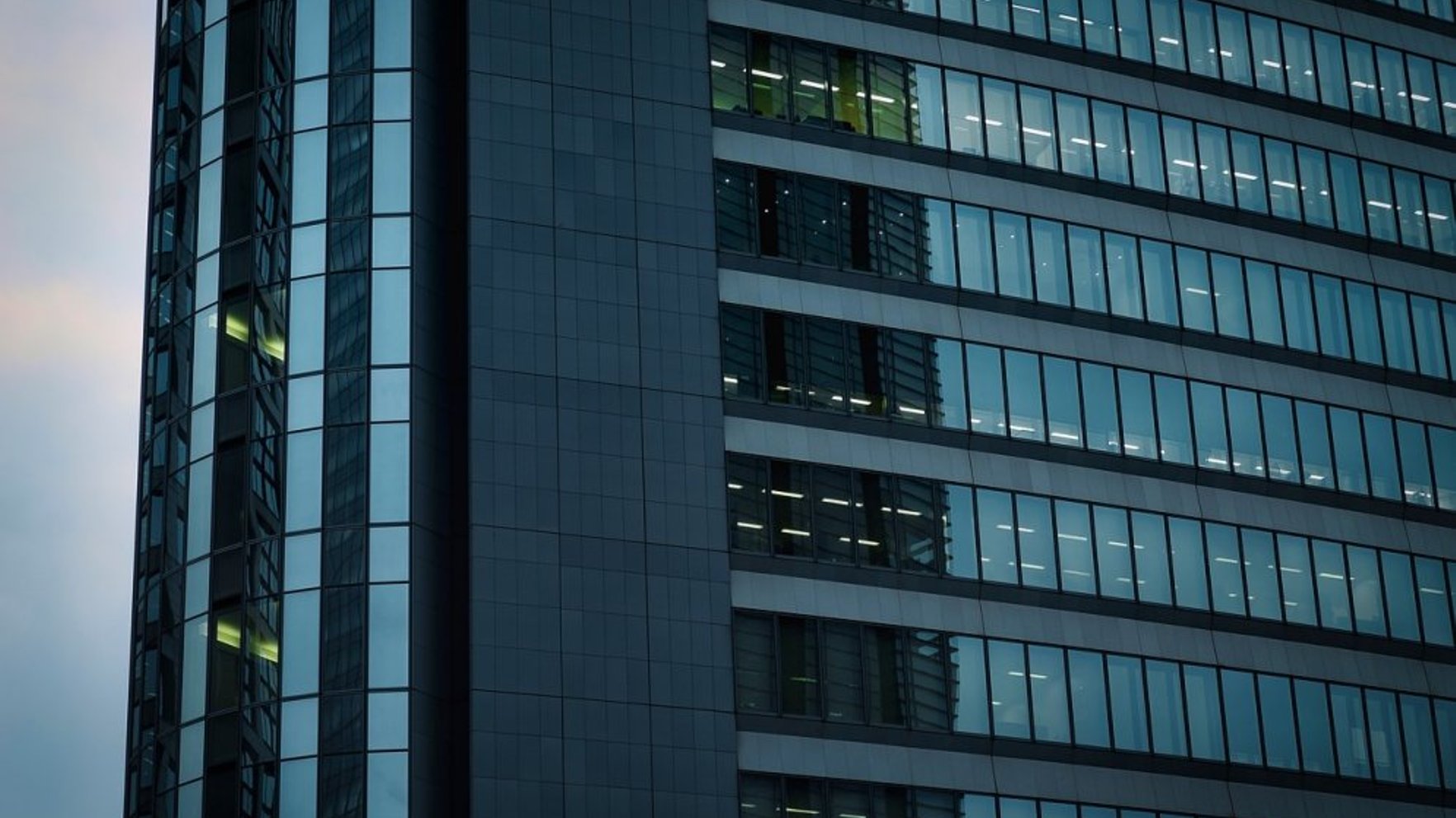 "PwC", spodrinot reputāciju, pārtraucis darbību vairāk nekā 10 valstīs