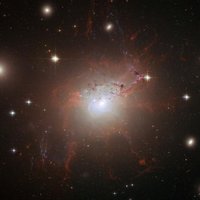 Черная дыра в небольшой галактике поразила астрономов