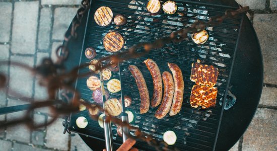 Kurinām grilu, sezona atklāta! Strēķītis uz karstām oglēm gatavojamu recepšu