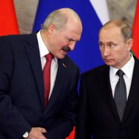 Путин созвонился с Лукашенко на фоне споров о качестве поставляемой нефти