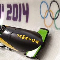 Jamaikas bobslejisti atguvuši nozaudēto bagāžu un aizvadījuši treniņus