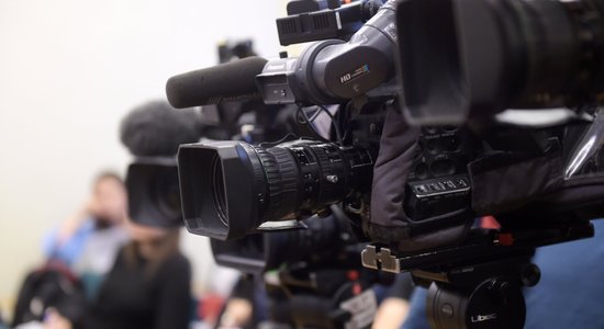 Latvijas mediju ētikas padome nosoda politiķu rupju vēršanos pret žurnālistiem