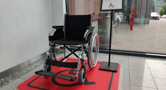Фото: Инвалидные коляски и шкафчики для хранения вещей. Новые возможности в Akropole