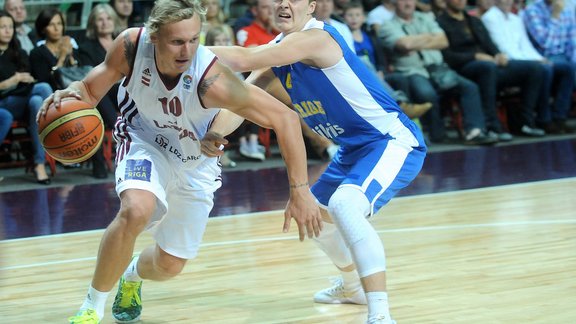 Eiropas čempionāta kvalifikācijas turnīra spēle basketbolā Latvija - Zviedrija - 17