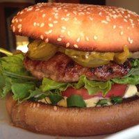 Sulīgi burgeri - ar gaļu un veģetāri: Piecas ņammīgas receptes