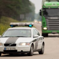 Igaunijā notver lietuviešus, kas Latvijā nozaguši 14 kravas automašīnas