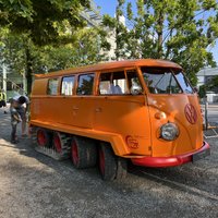 Foto: VW busiņu festivāls Vācijā pulcē tūkstošiem automobiļa cienītāju