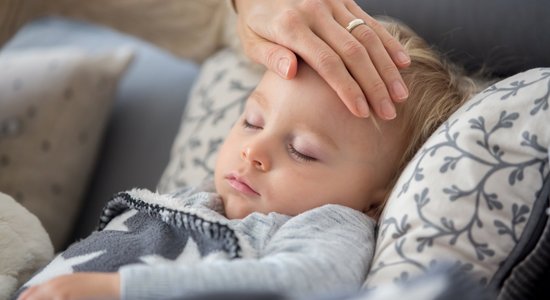 Vai slimības lapu "uz bērnu" drīkst saņemt arī tas, kurš nav bērna vecāks?