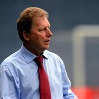 Starkovs atkāpies no Latvijas futbola izlases galvenā trenera amata