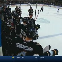 Video: Uzvaras vārti NHL mačā no neitrālās zonas