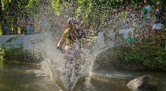 Igauņi dominē aizraujošajā SEB MTB Smiltenes posmā