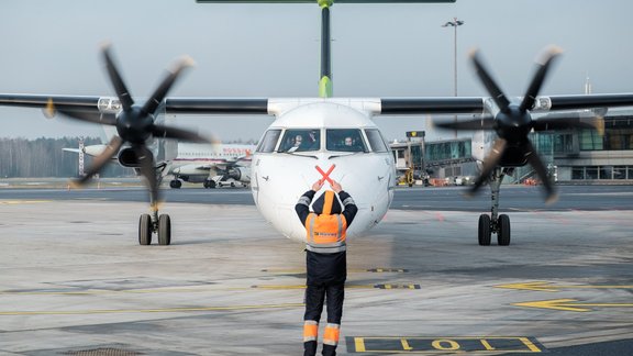 bombardier q400 rix airbaltic