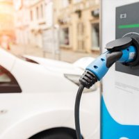 Baumas par elektroauto nāvi ir stipri pārspīlētas: ko rāda skaitļi