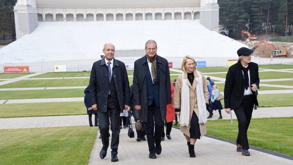 Informē par Mežaparka Lielās estrādes pārbūvi līdz XII Latvijas Skolu jaunatnes dziesmu un deju svētkiem - 17