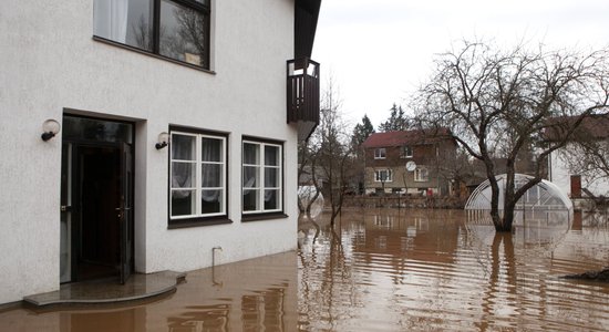 Plūdi ne vienmēr nogriež iespēju apdrošināt īpašumu pret šo risku, norāda apdrošinātāji