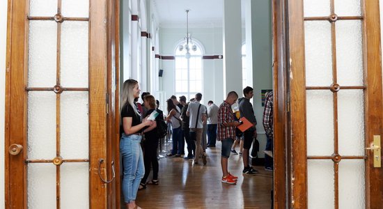 Studijām kādā no 12 Latvijas augstskolām pieteicies mazākais studētgribētāju skaits pēdējo trīs gadu laikā