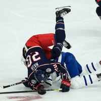 Merzļikins vēl nedebitē NHL; 'Blue Jackets' sezonu sāk ar zaudējumu