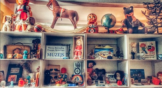 Atgriezties bērnībā. Kā tapa pagājušā gadsimta rotaļlietu muzejs Rīgā