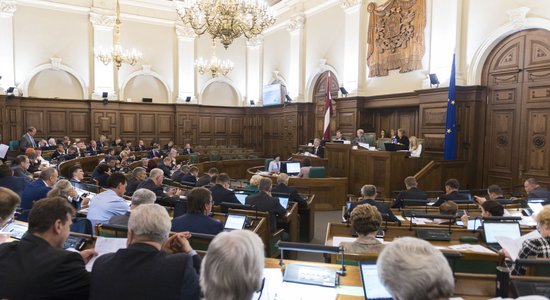 Saeima skatīs prezidenta otrreizējai caurlūkošanai nodotās izmaiņas mikrouzņēmumu nodoklī