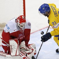 Zviedrijas hokeja izlase pasaules čempionātu sāk ar drošu uzvaru