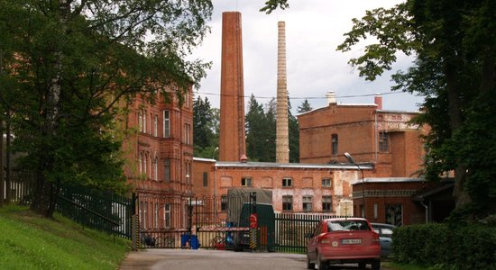 Par samazinātu cenu tirgo Līgatnes papīrfabrikas kustamos un nekustamos īpašumus