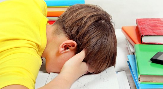 Vai nesekmīga vērtējuma skolā un uzvedības traucējumu dēļ bērnu var šķirt no vecākiem?