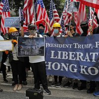 Honkongas protestētāji lūdz palīdzību Trampam